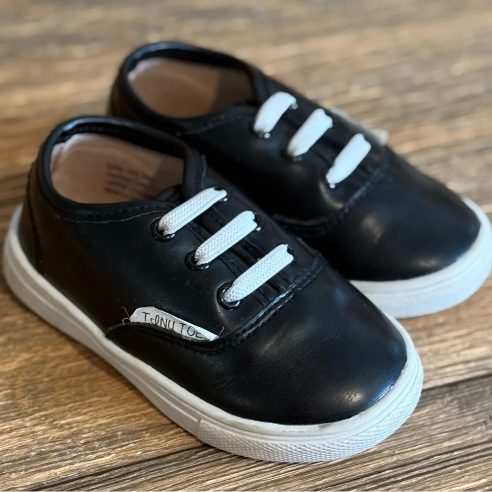 Tiny toes toddler leather black sneakers